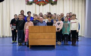 Детский писатель Валерий Квилория встретился с юными читателями из Барановичского района